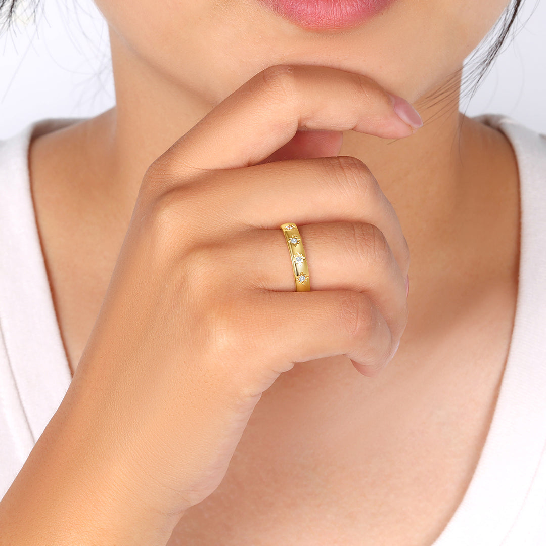 Bague empilable sertie d'étoiles