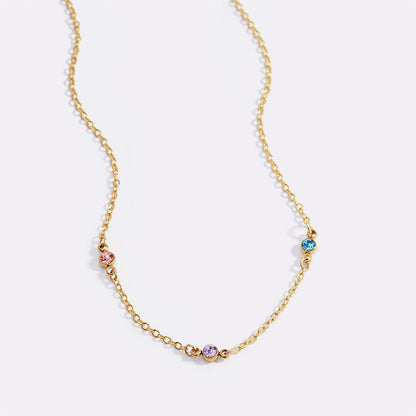 Collier délicat avec pierre de naissance