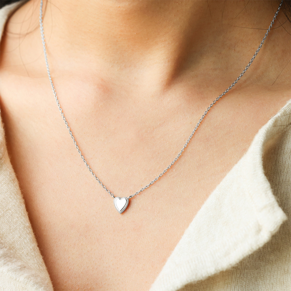 Collier empilable en forme de petit cœur