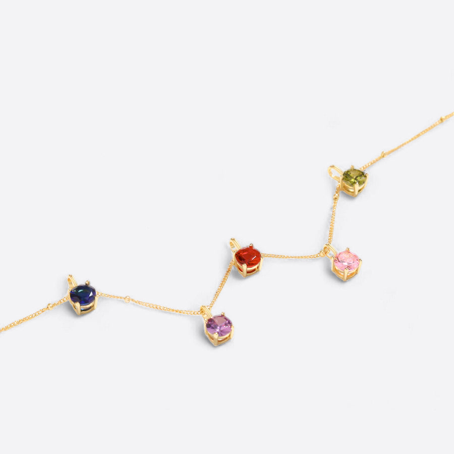 Collier délicat avec pendentif en pierre de naissance