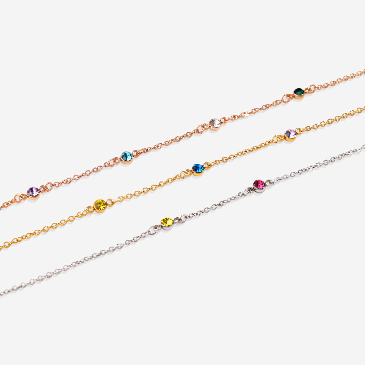 Collier délicat avec pierre de naissance