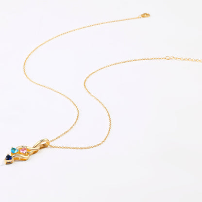 Collier avec pierre de naissance et cœurs familiaux