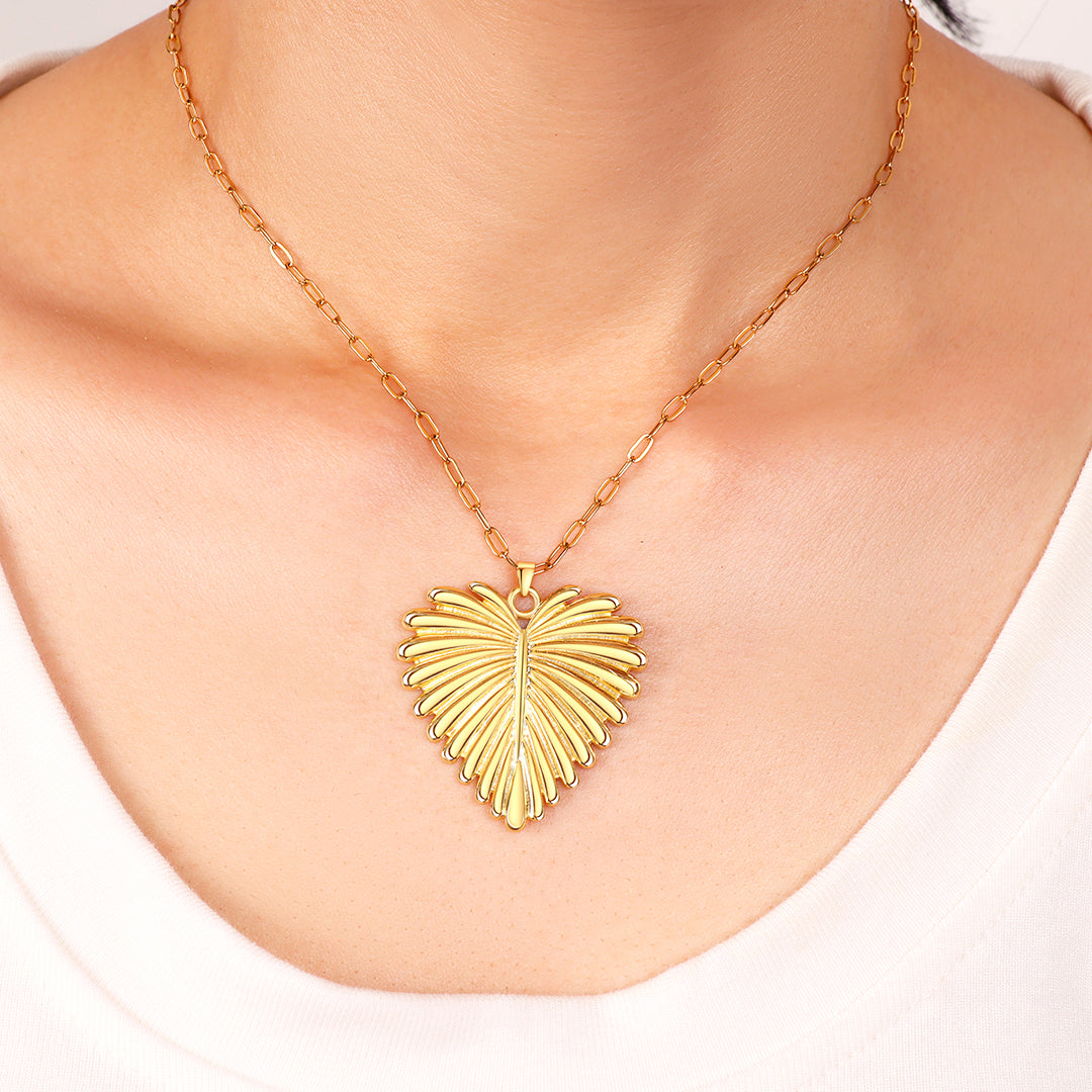 Collier avec pendentif palmier en forme de cœur