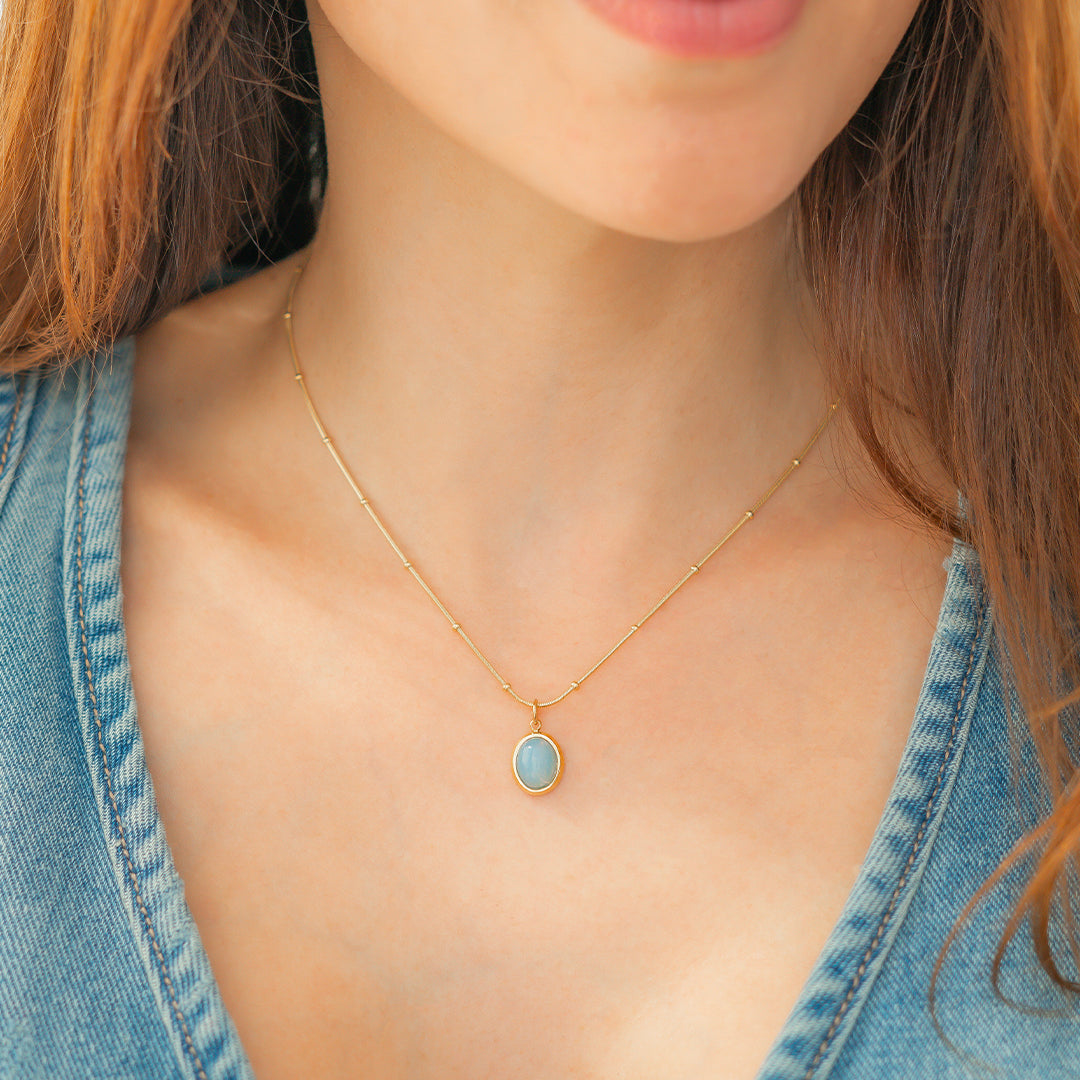 Collier de pierres précieuses aigue-marine