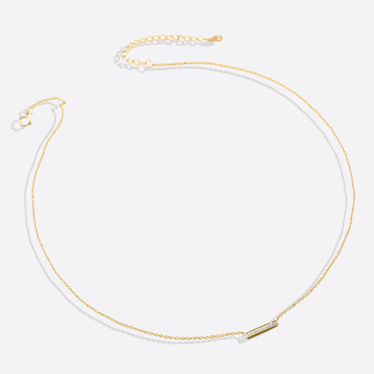 Collier pendentif délicat en forme de barre de cristal 