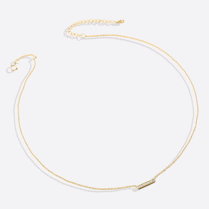 Collier pendentif délicat en forme de barre de cristal 