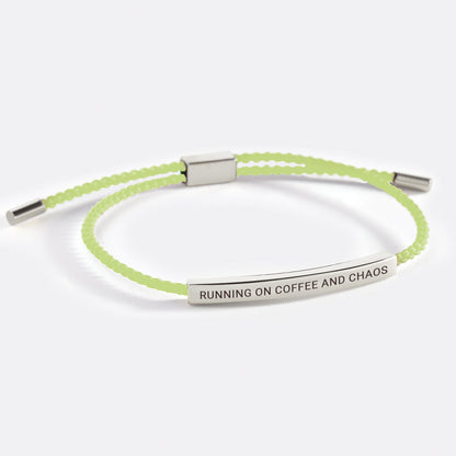 Bracelet d'inspiration « Courir sur le café et le chaos »