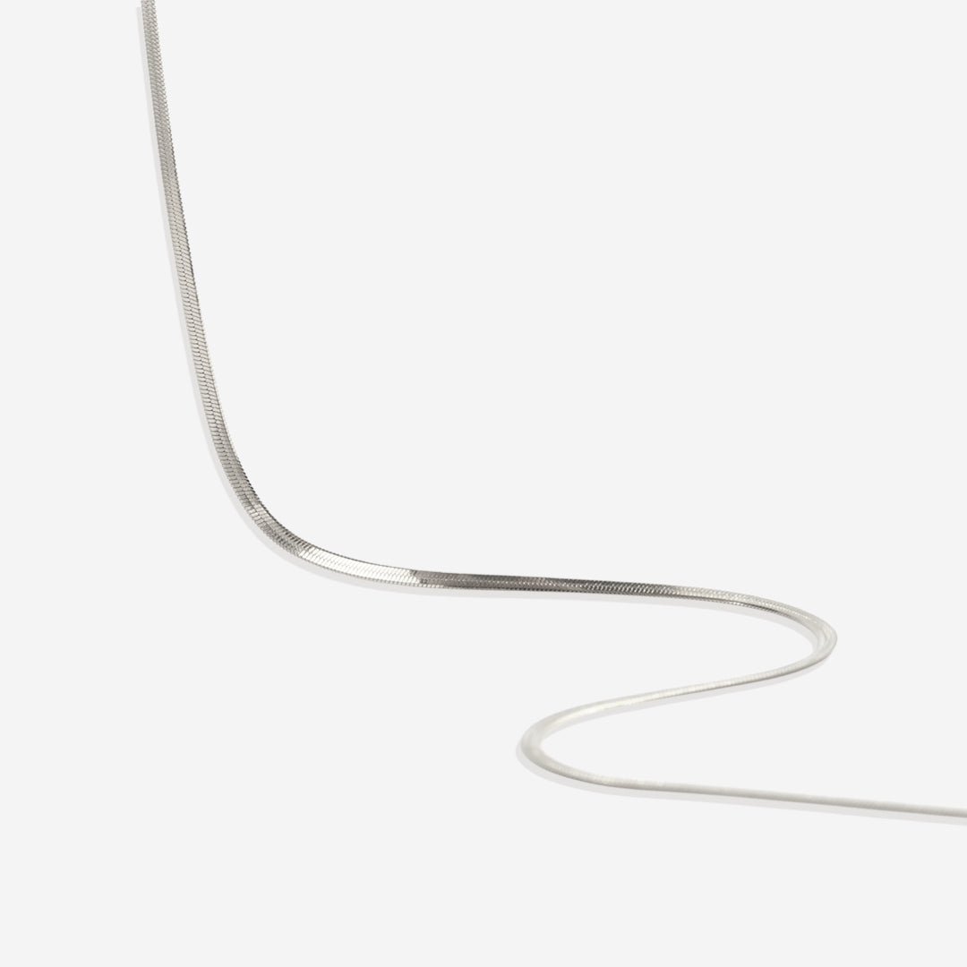 Collier délicat à chevrons