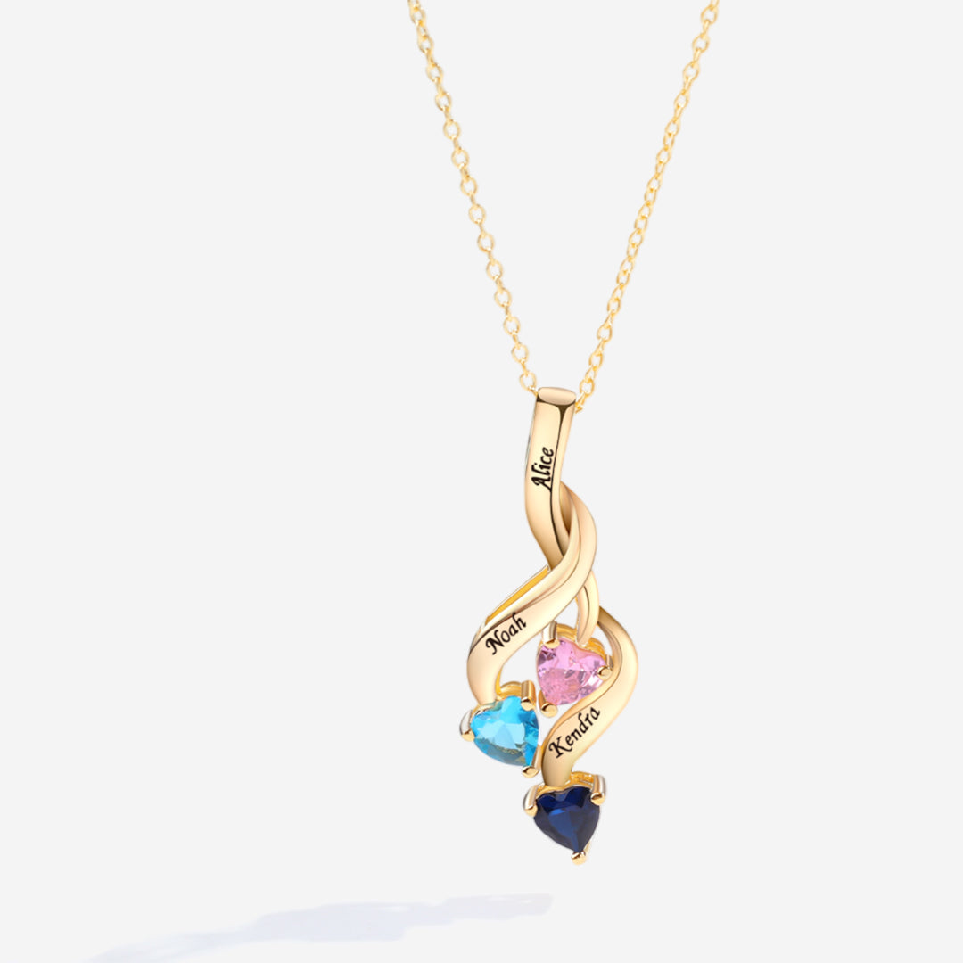 Collier avec pierre de naissance et cœurs familiaux