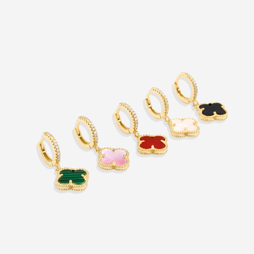 Boucles d'oreilles pendantes en forme de trèfle pavé