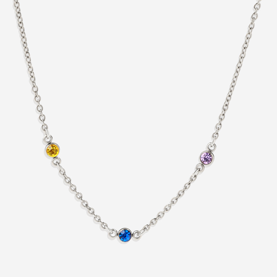 Collier délicat avec pierre de naissance