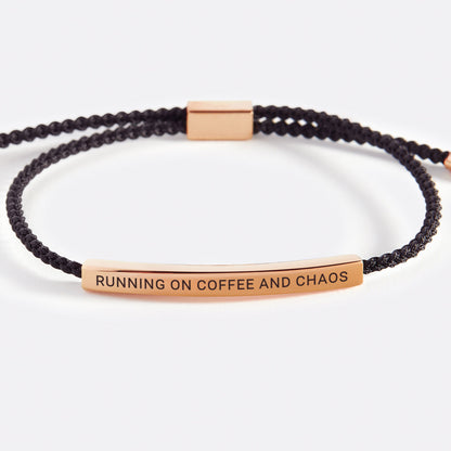 Bracelet d'inspiration « Courir sur le café et le chaos »