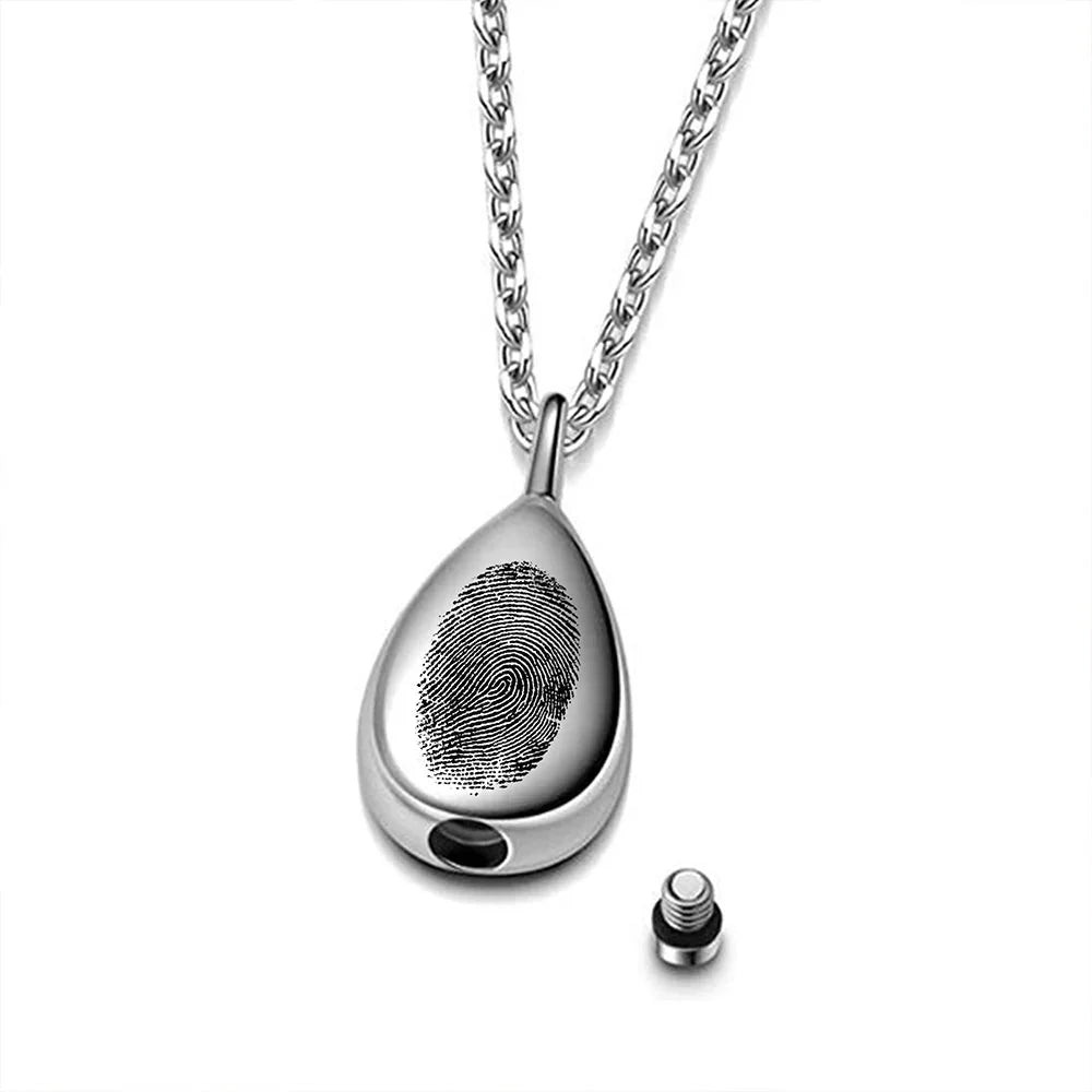 Collier en forme de larme avec empreinte digitale et gravure pour cendres 