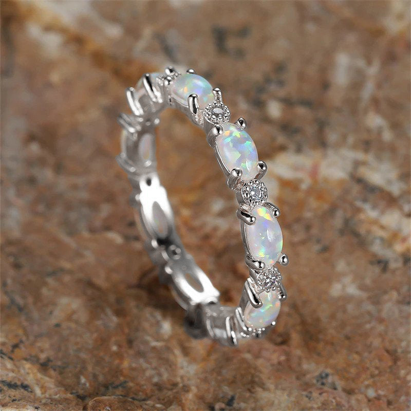 Bague d'éternité en opale de feu