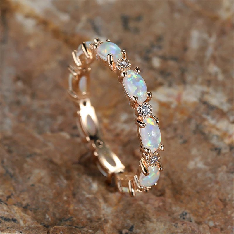 Bague d'éternité en opale de feu