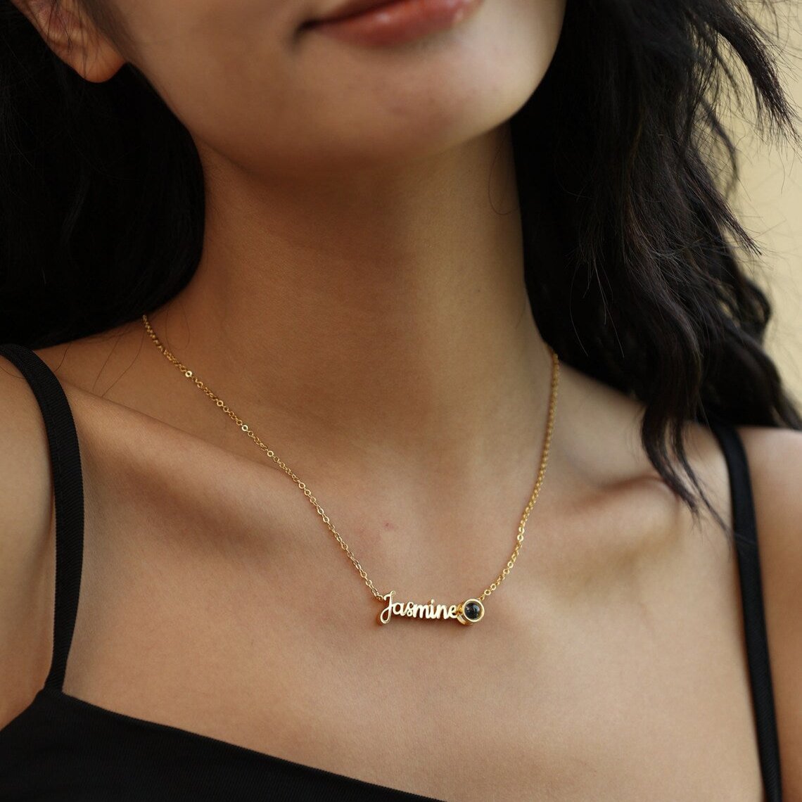 Personalisierte Namenskette mit Foto im Inneren