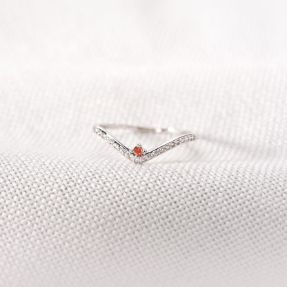 Bague pavée Chevron personnalisable avec 1 à 5 pierres de naissance