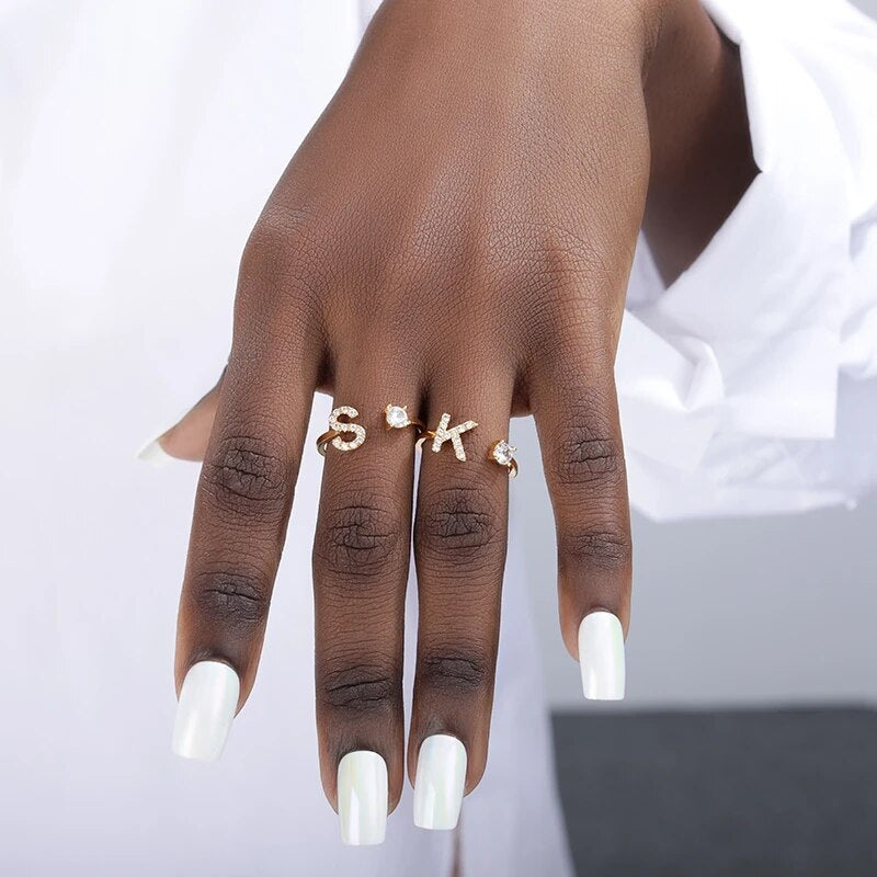 Verstellbarer Pavé-Ring mit Initialen