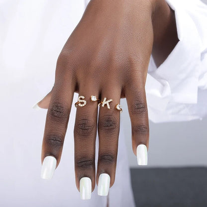 Verstellbarer Pavé-Ring mit Initialen