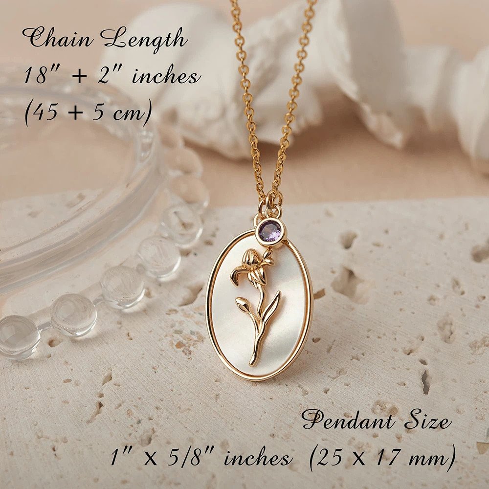 Collier avec pendentif en forme de fleur de naissance et perles
