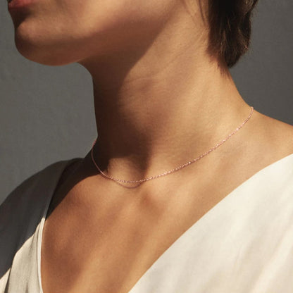 Collier délicat à chaîne torsadée