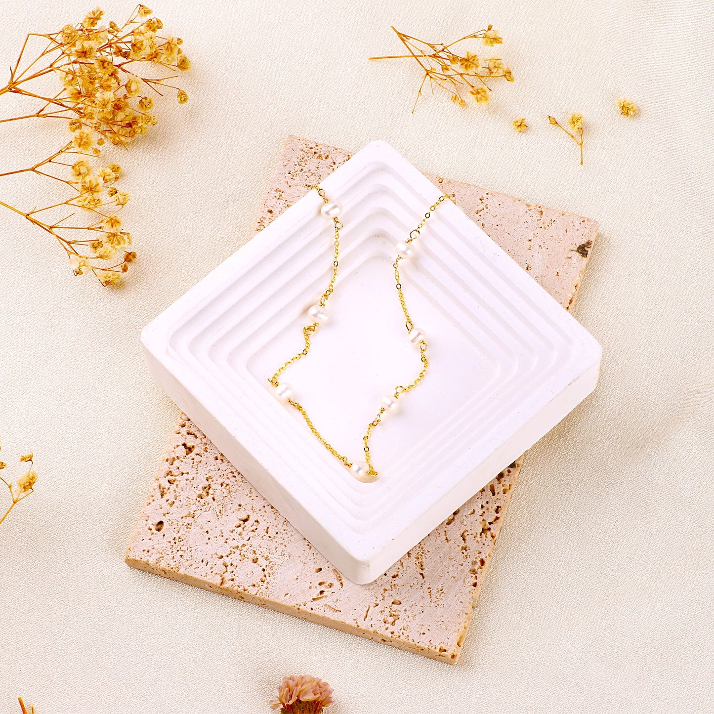 Collier ras du cou à dix perles 