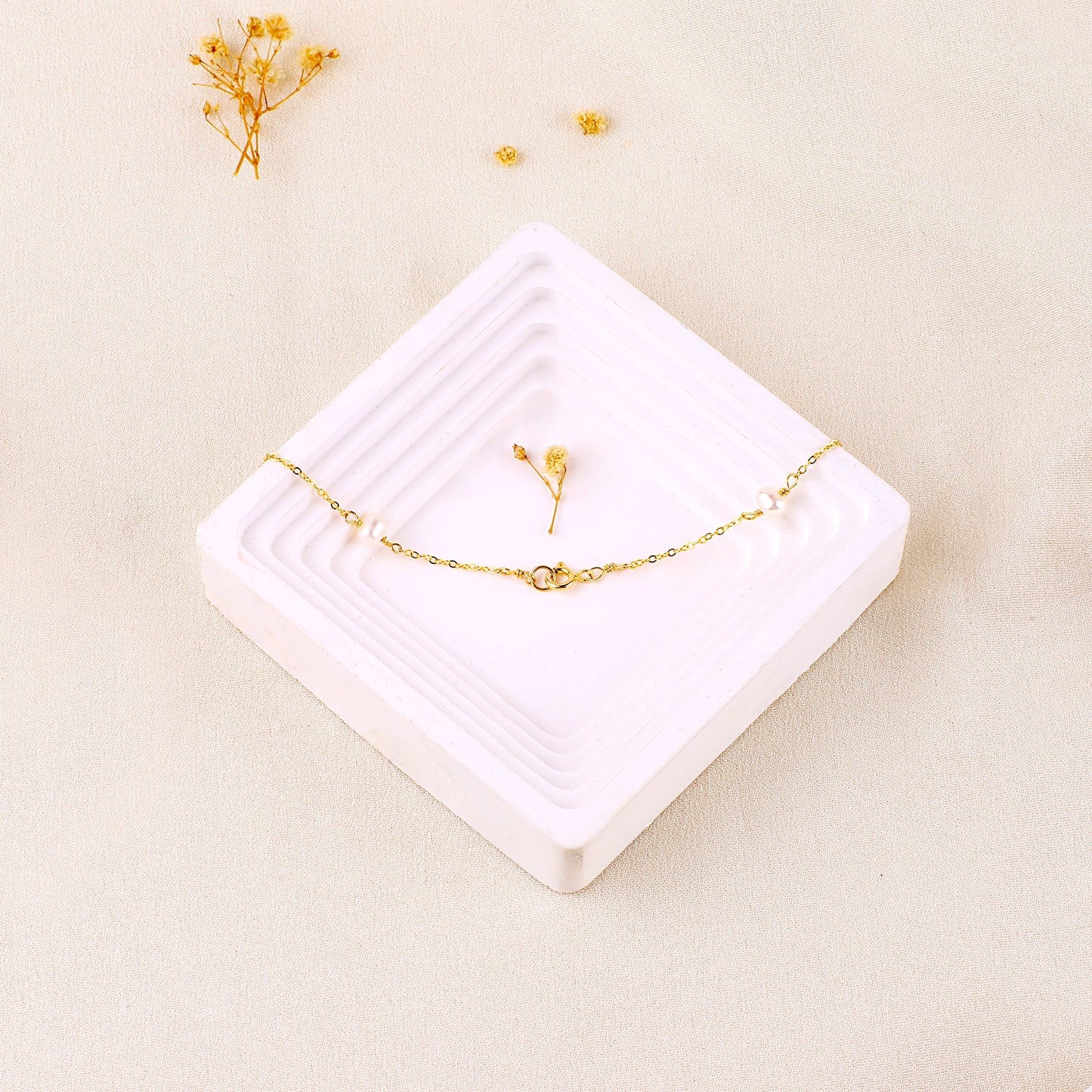 Collier ras du cou à dix perles 