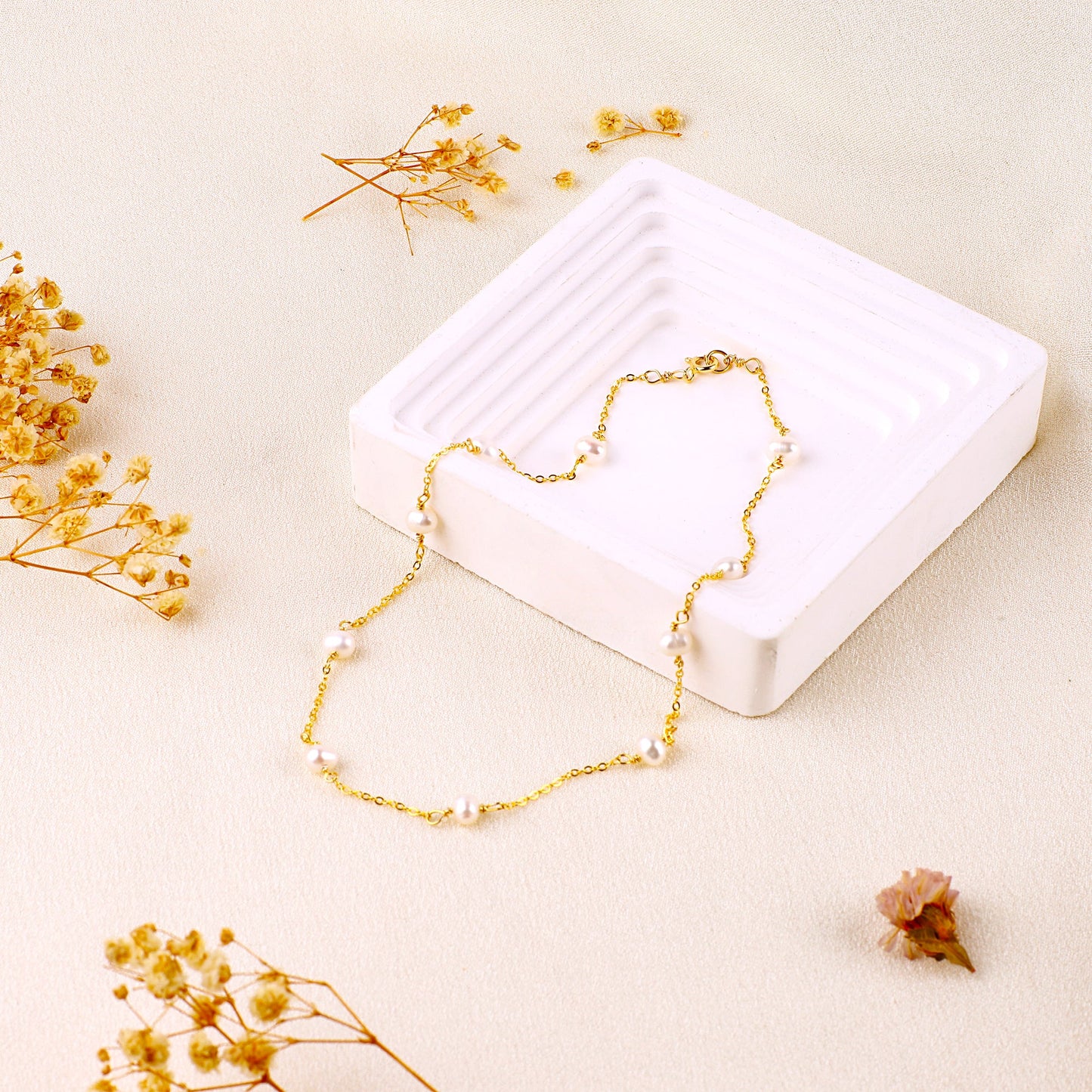 Collier ras du cou à dix perles 
