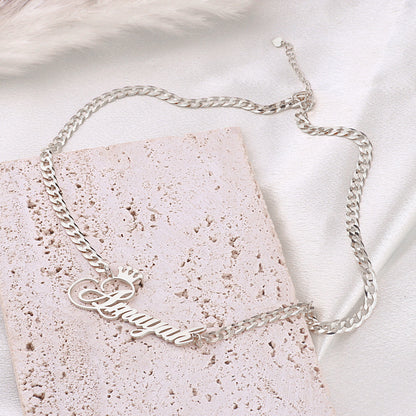 The Queen Name Necklace