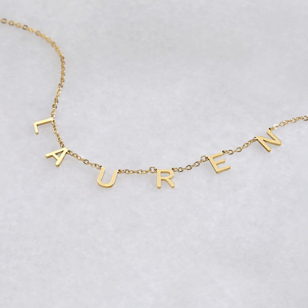 Collier avec nom et lettre personnalisés