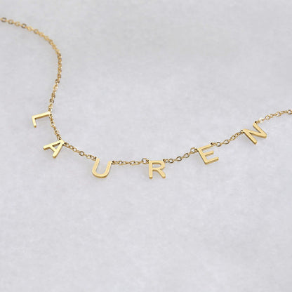Collier avec nom et lettre personnalisés