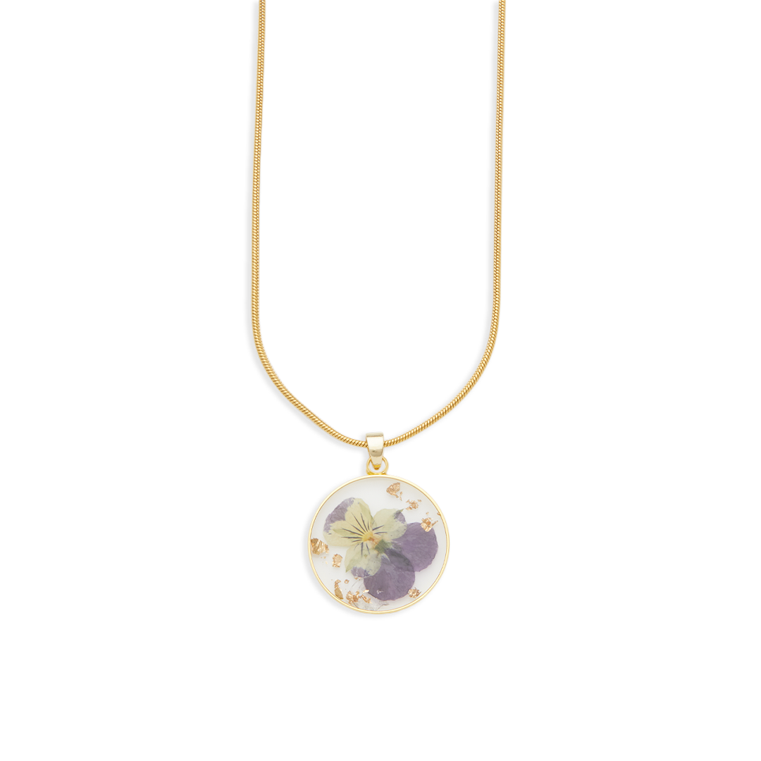 Collier de fleurs de naissance pressées